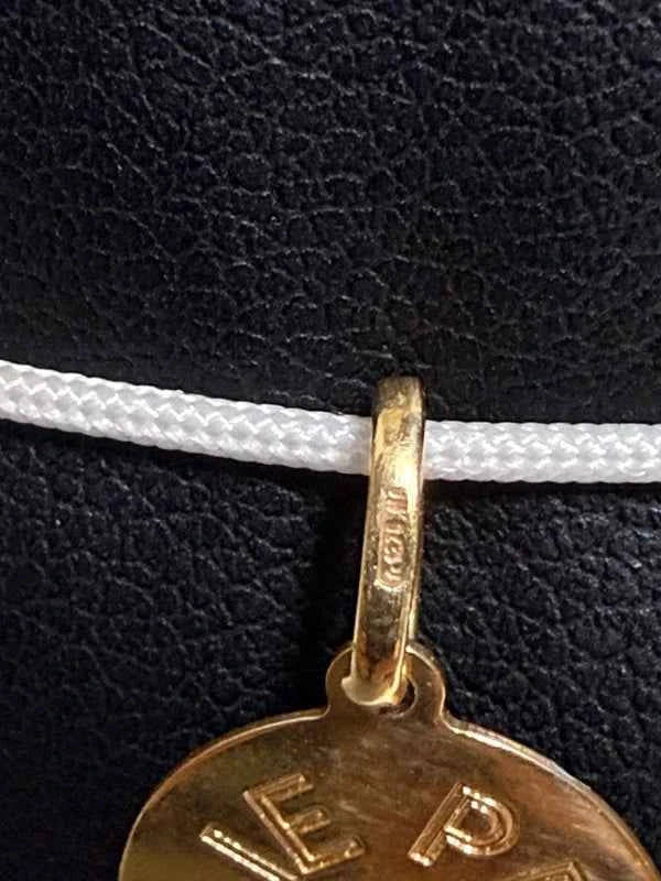 Pendentif en or 750 – Motif émaillé rose