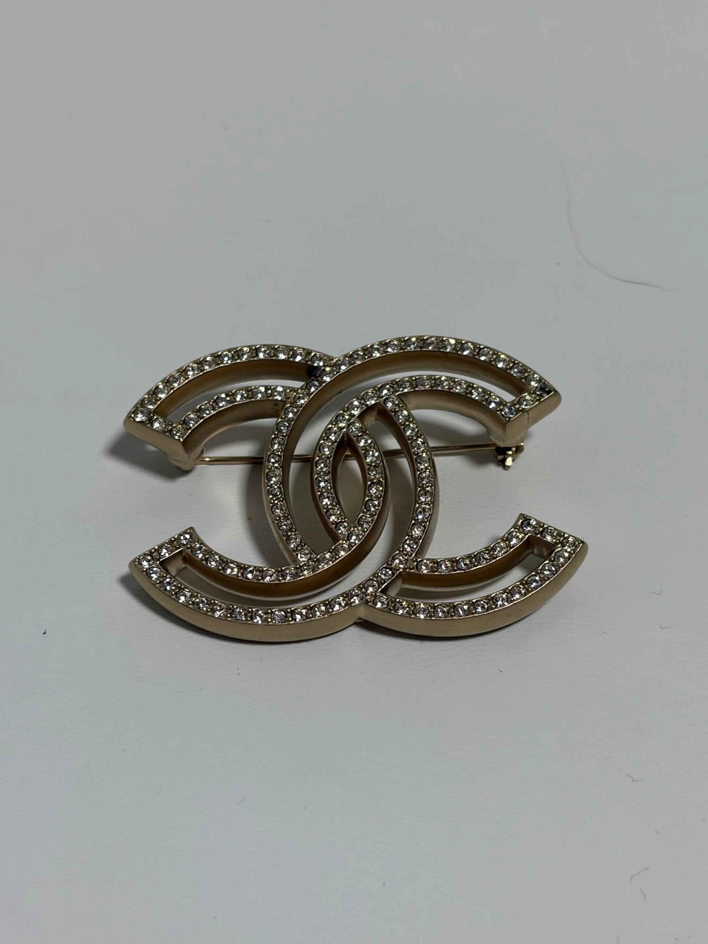 BROCHE CHANEL CC – COLLECTION CONTINUE 2018 CHANEL x Karl Lagerfeld