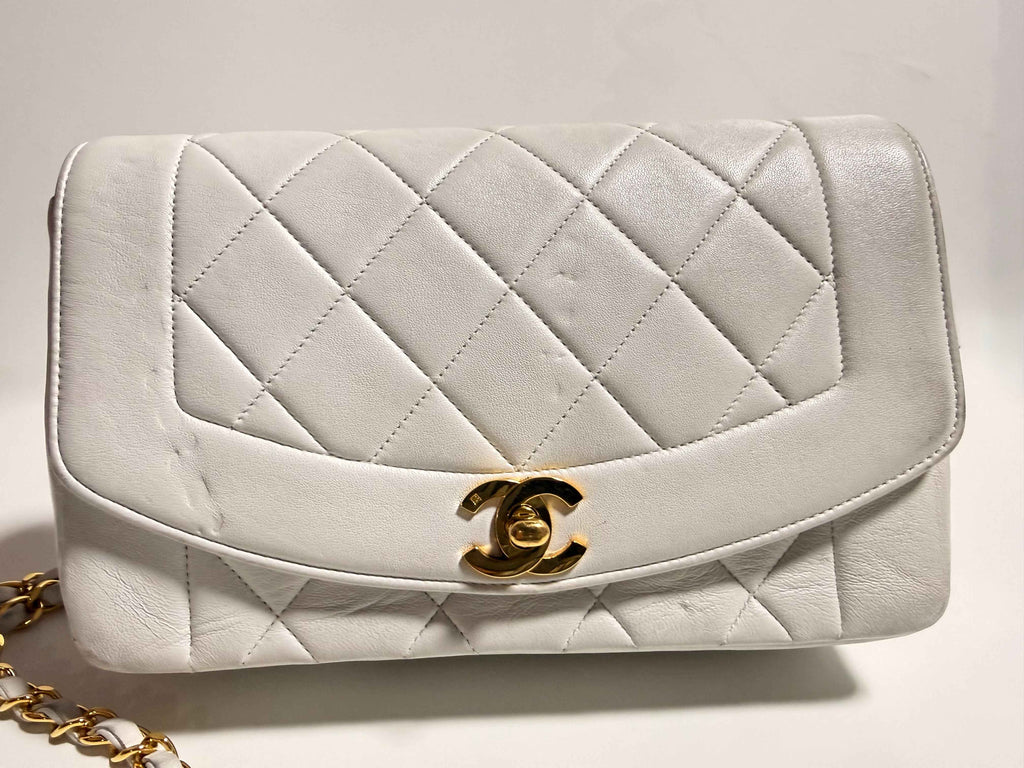 Chanel “Diana” 22 cm – Vintage circa 1992 – Cuir agneau blanc
