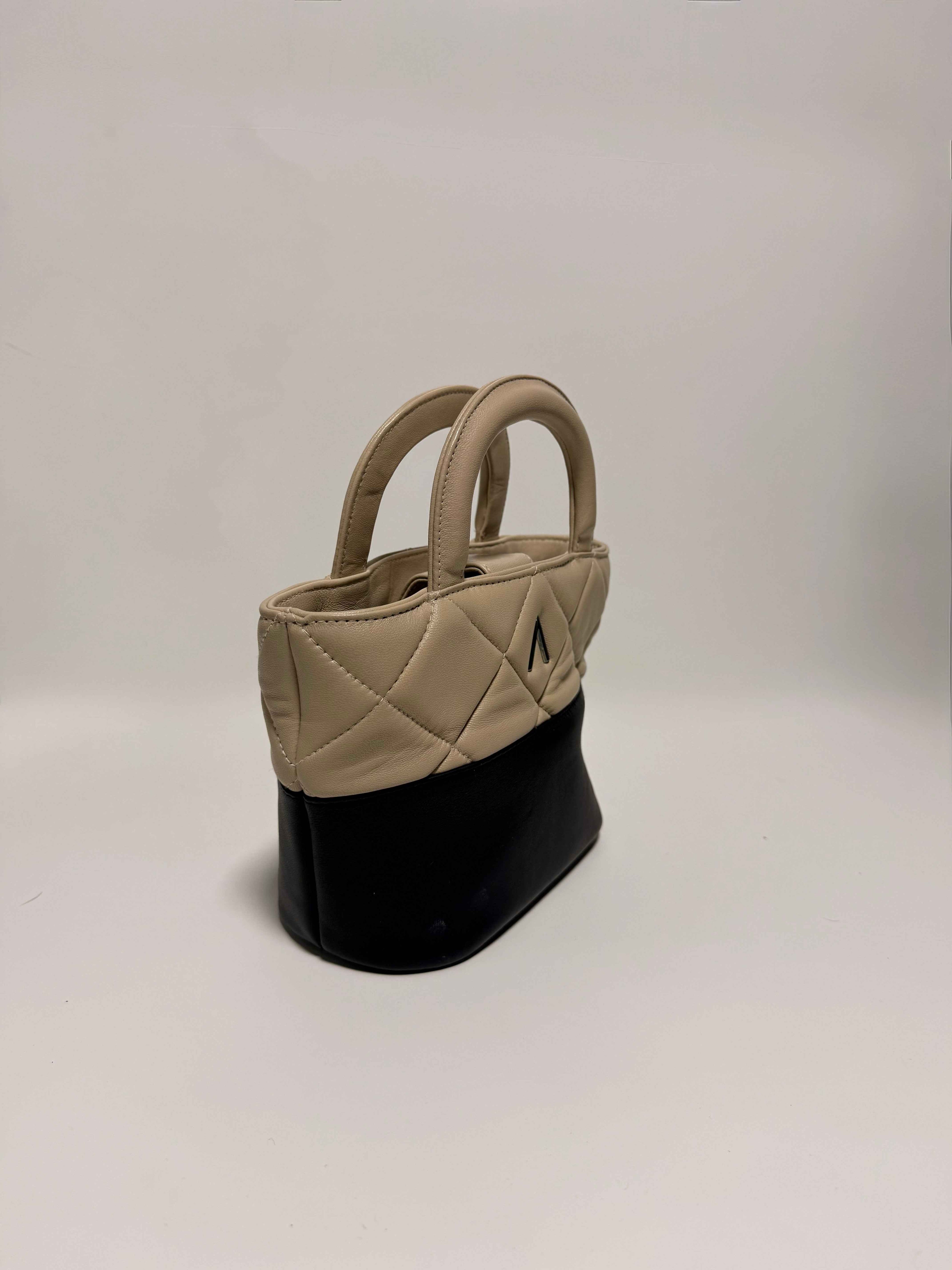 Petit Sac Bicolore Cuir Noir et Beige avec Pochette Intégrée