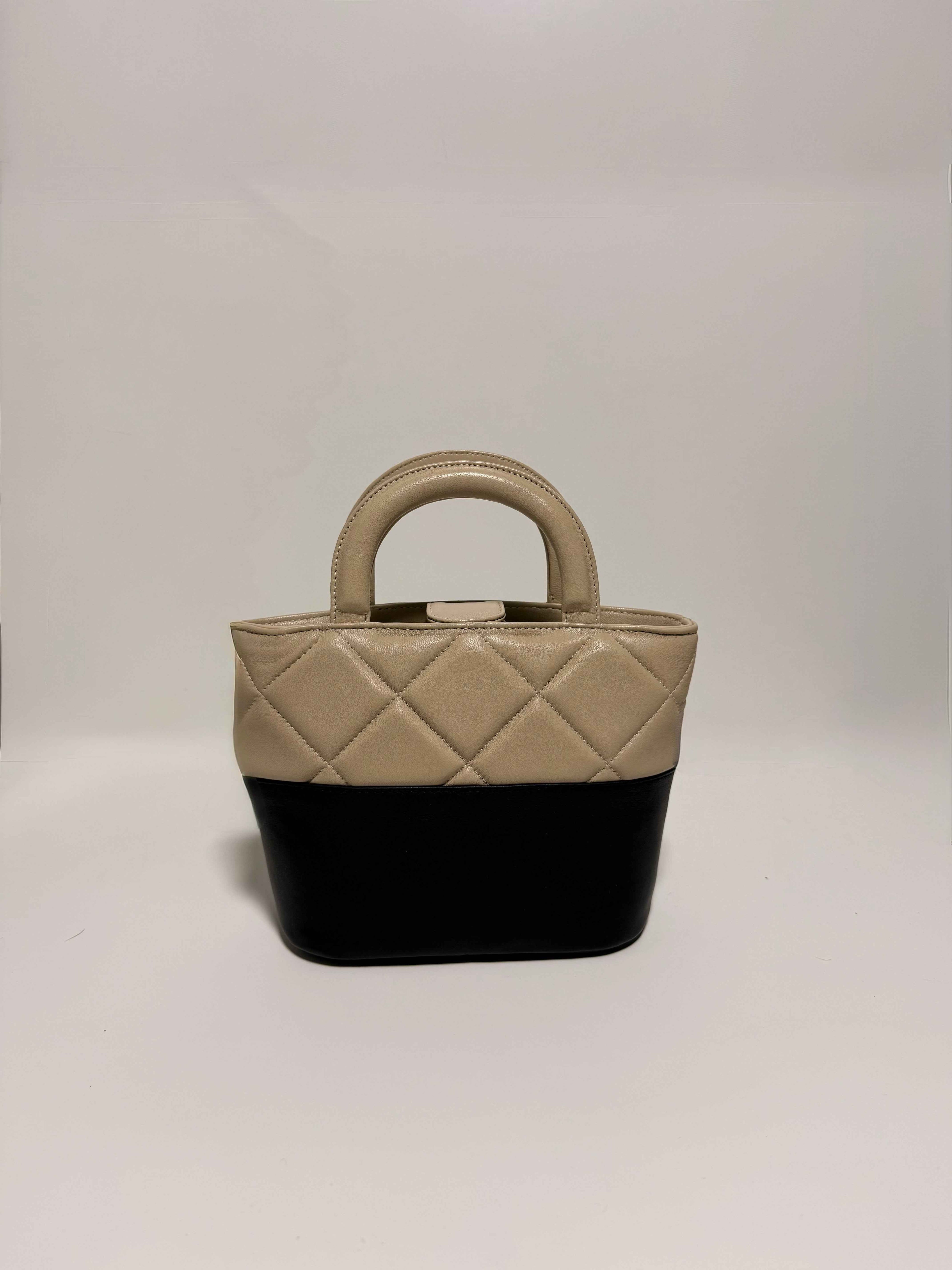 Petit Sac Bicolore Cuir Noir et Beige avec Pochette Intégrée