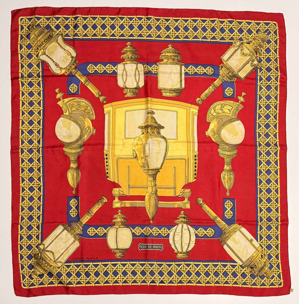 Carré Hermès Feux de Route – 100% soie – Fond rouge