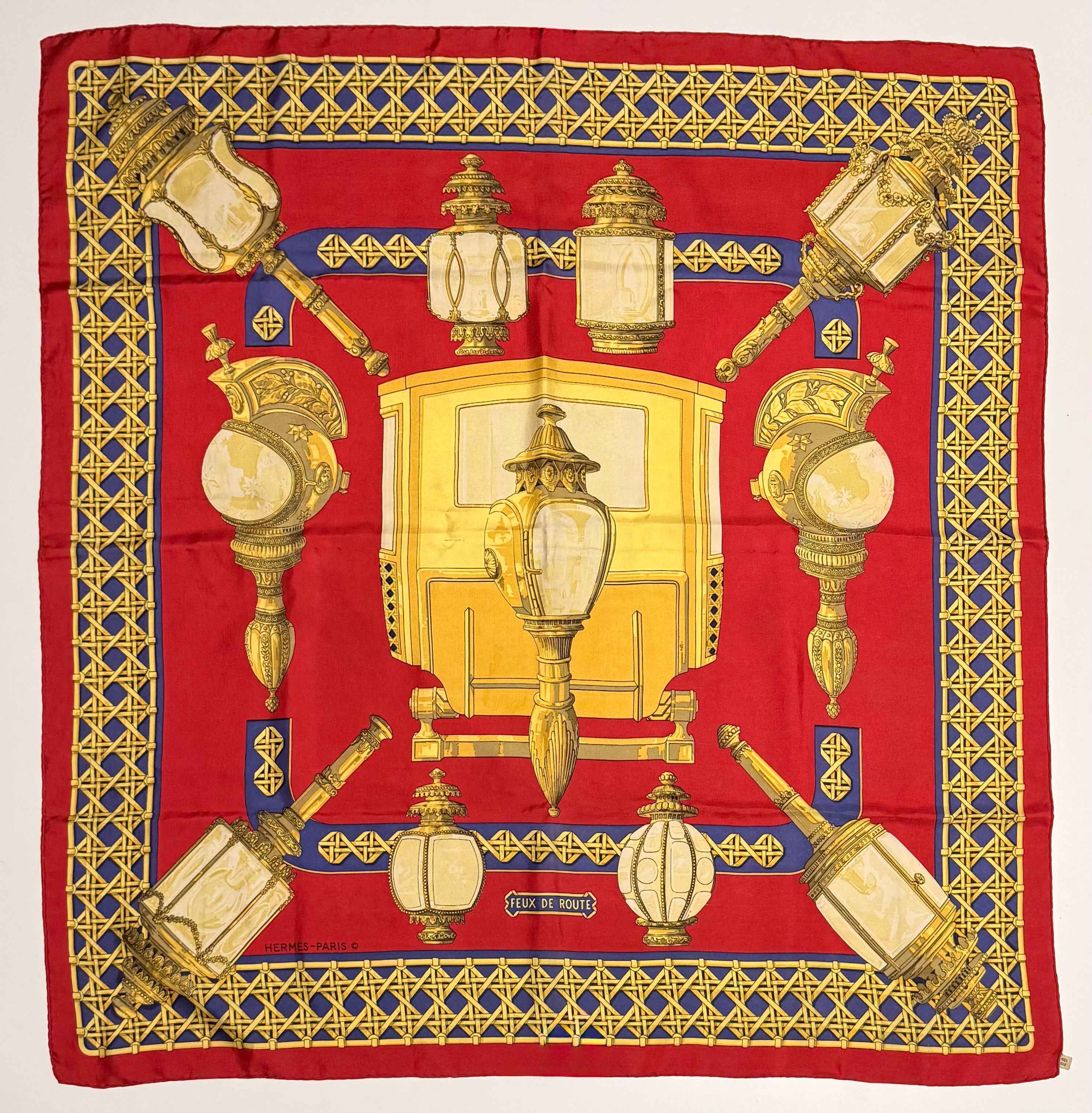 Carré Hermès Feux de Route – 100% soie – Fond rouge