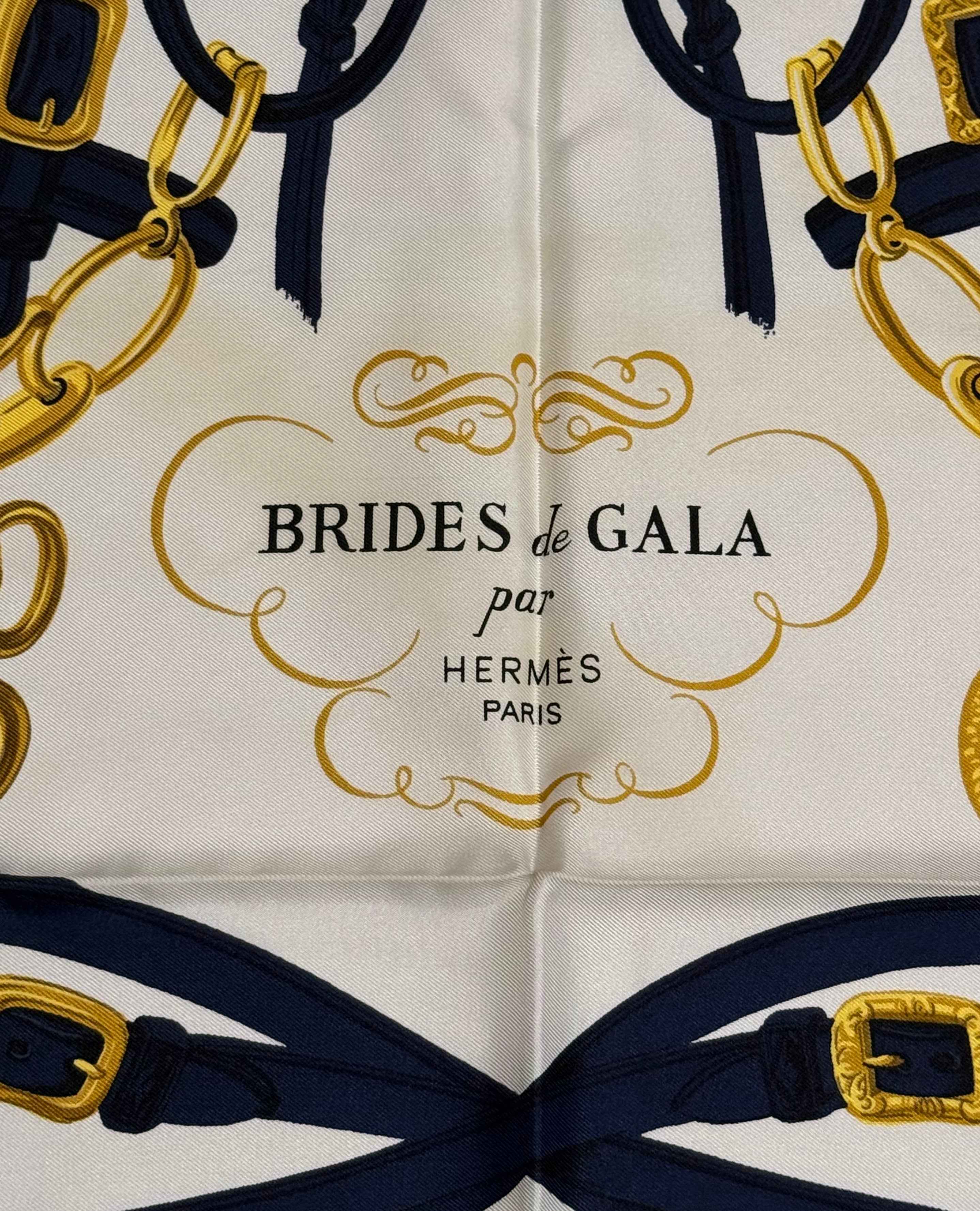 Carré Hermès Brides de Gala – 100% soie – Bleu marine