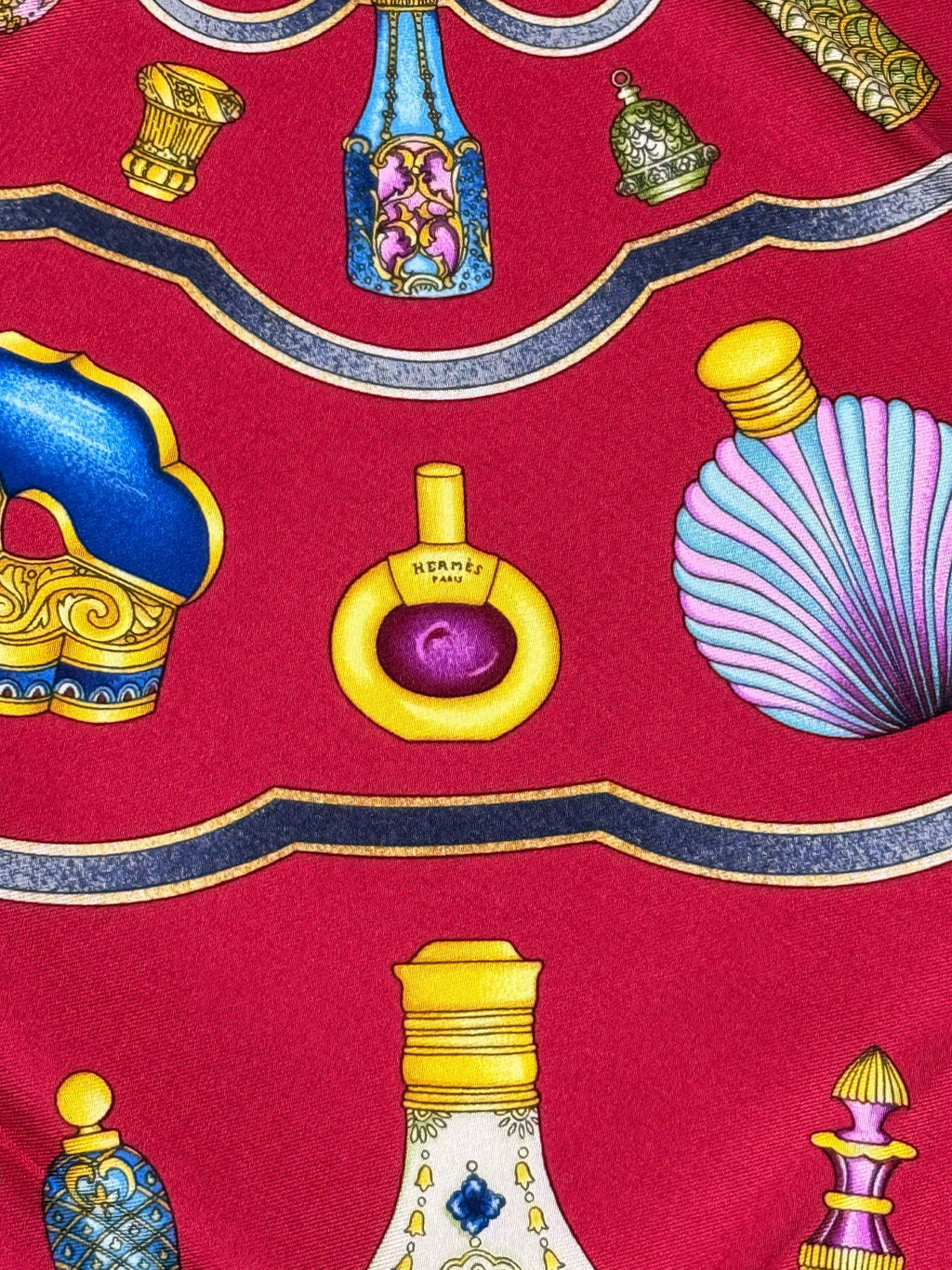 Carré Hermès "Qu’importe le flacon, pourvu qu'il y ait l'ivresse"