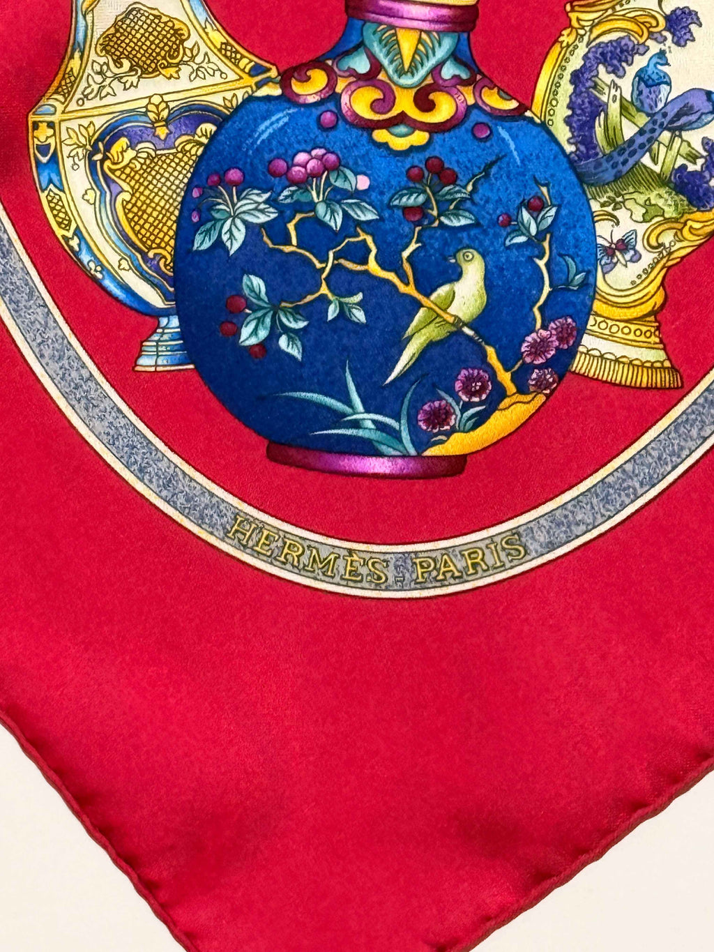Carré Hermès "Qu’importe le flacon, pourvu qu'il y ait l'ivresse"