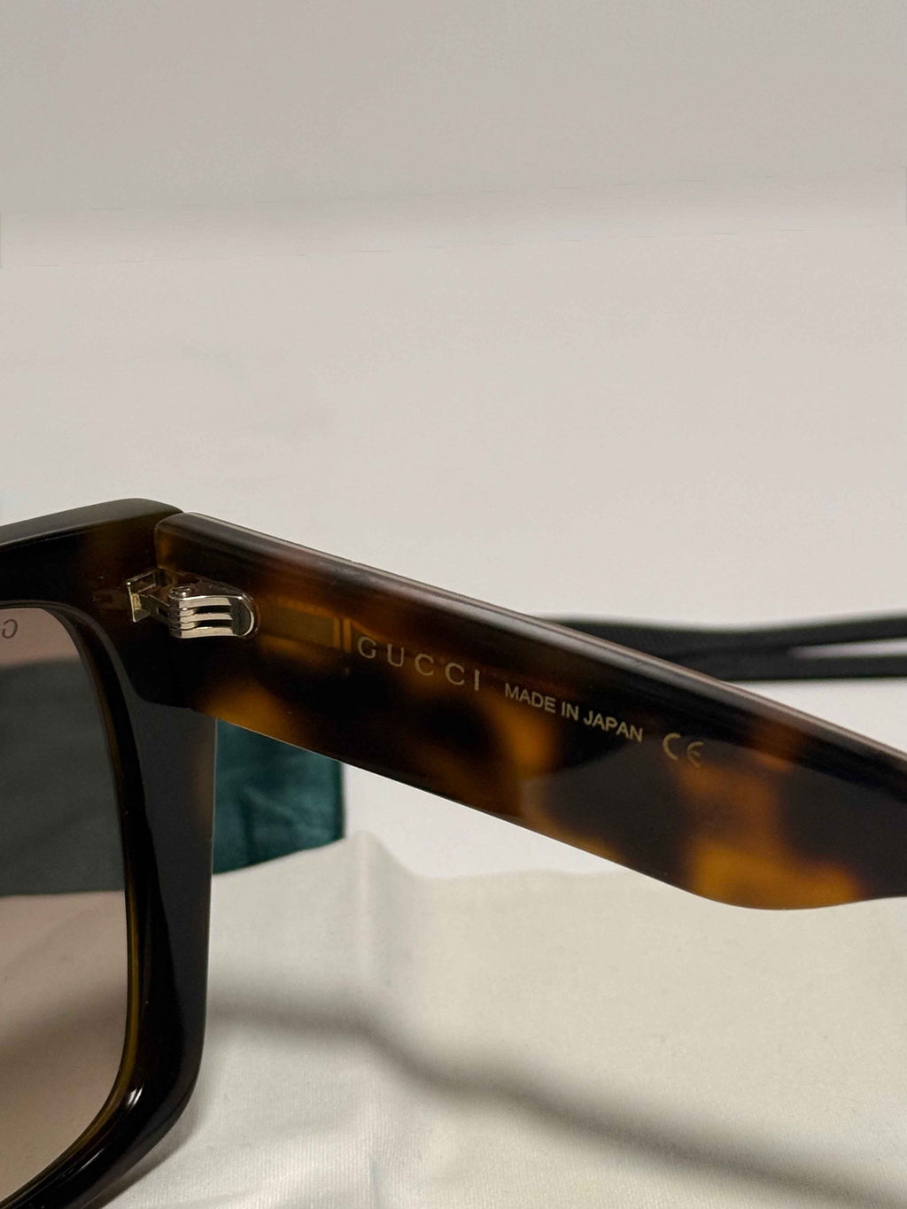 Lunettes de soleil Gucci écaille marron – étui & pochon d’origine