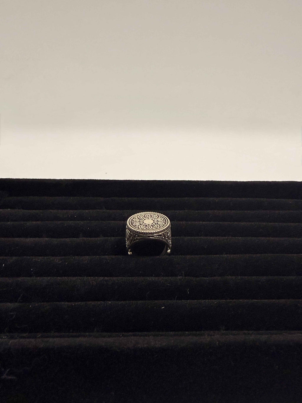 Bague en argent massif 925 – Motif floral oriental gravé