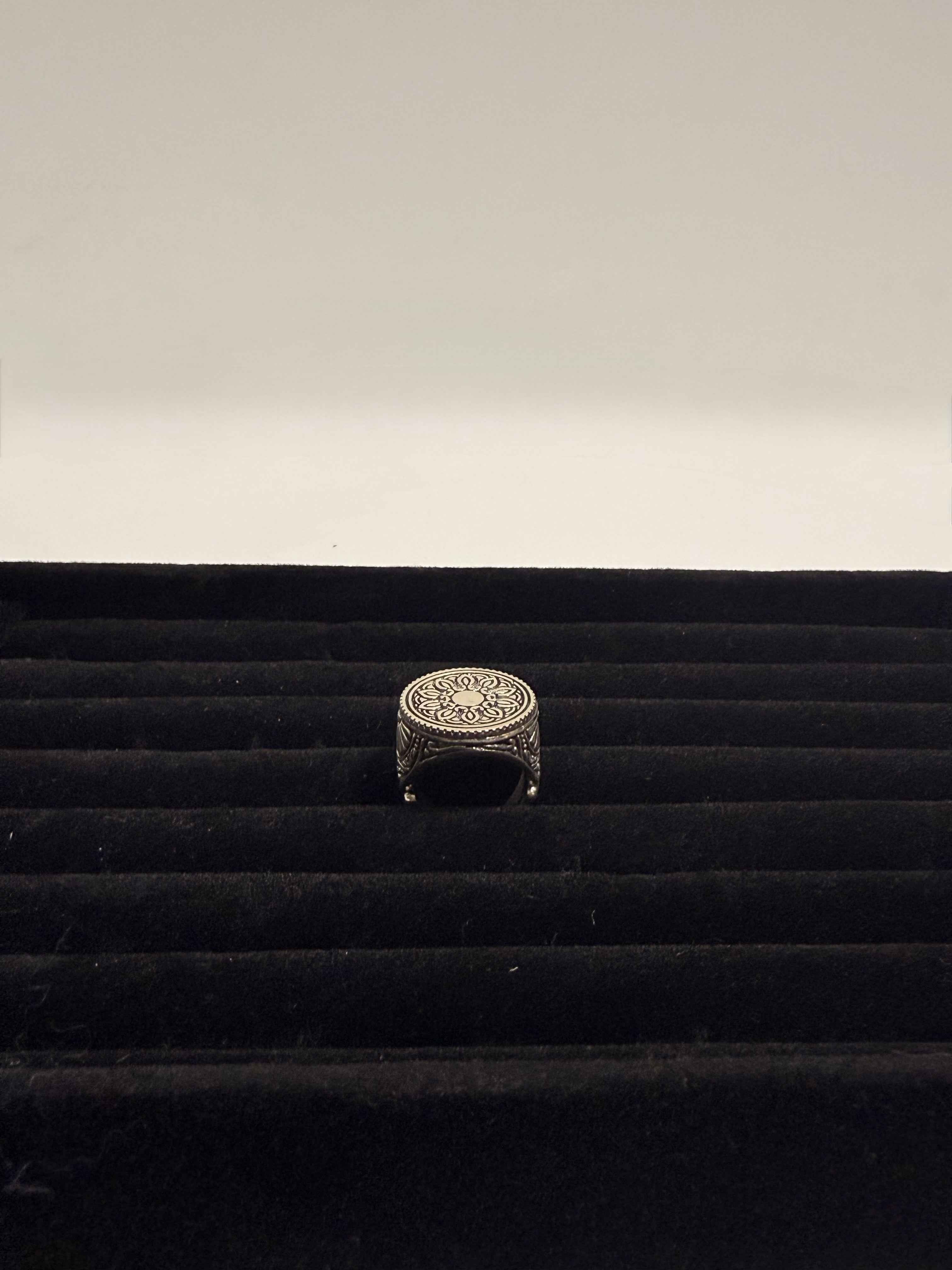 Bague en argent massif 925 – Motif floral oriental gravé