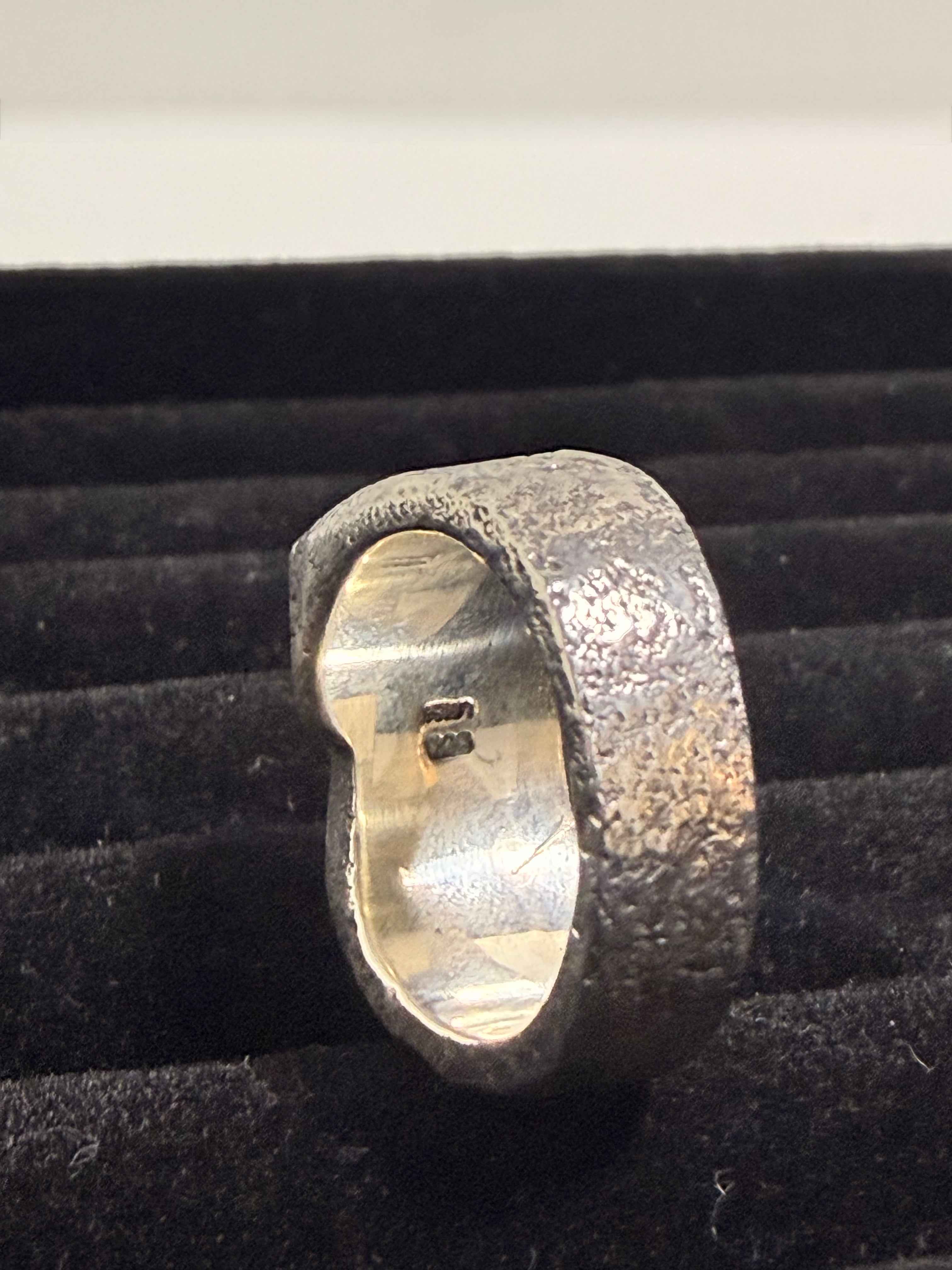 Bague large en argent massif 925 – Pierre noire