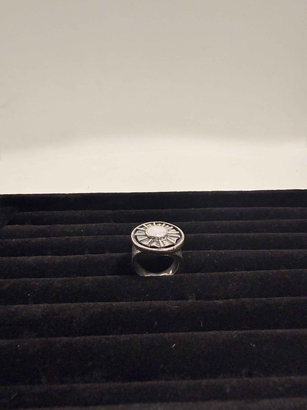 Bague chevalière en argent massif 925 – Motif soleil – Pierre claire