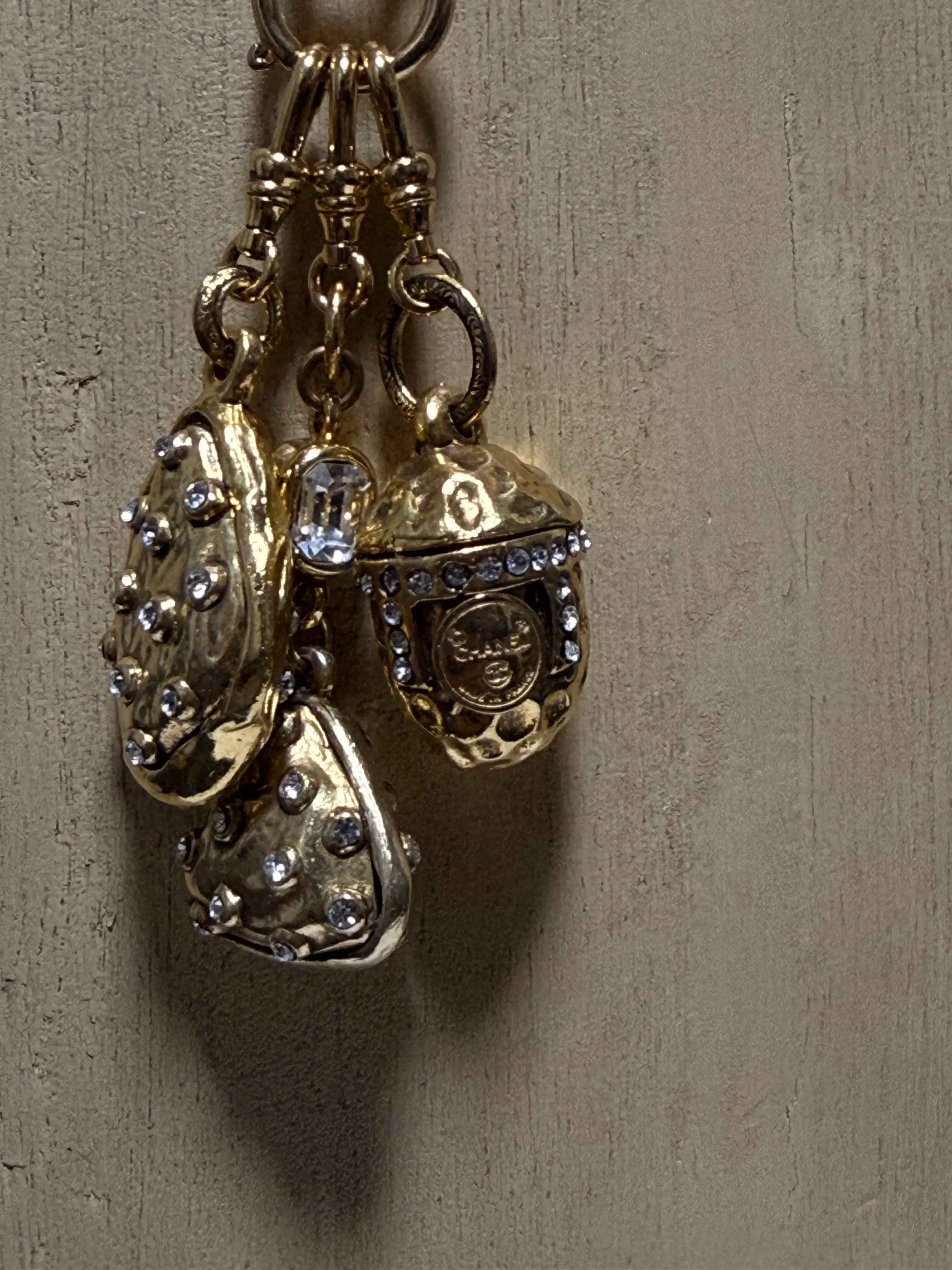 Sautoir Chanel X Karl Lagerfeld Orné De Strass Swarovski