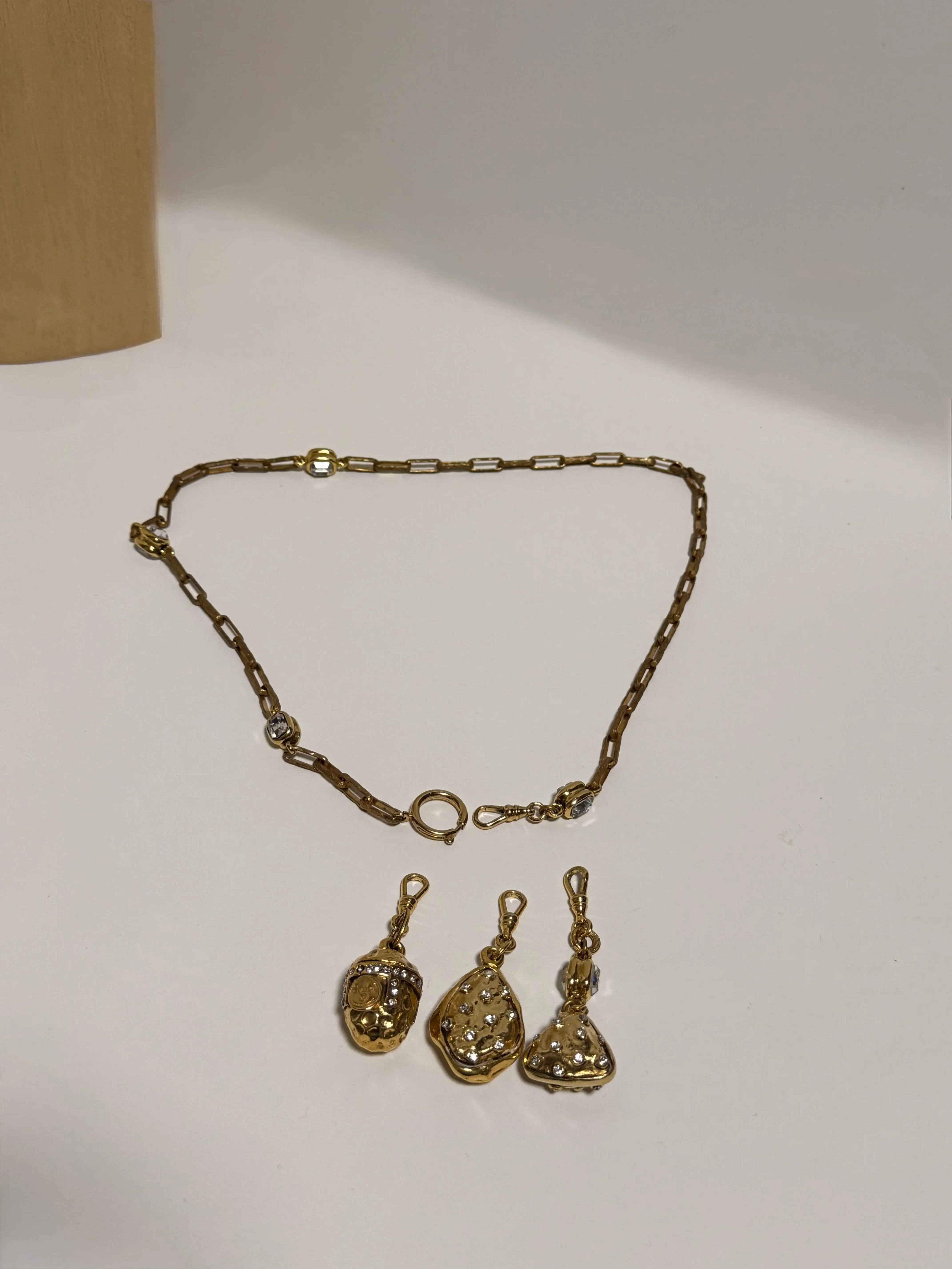 Sautoir Chanel X Karl Lagerfeld Orné De Strass Swarovski