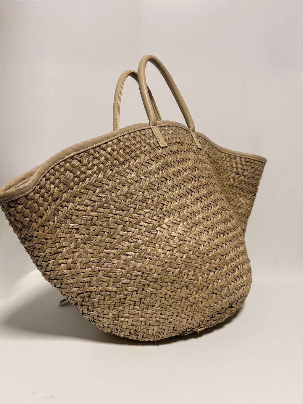 Panier en Raphia Tressé Cuir Beige