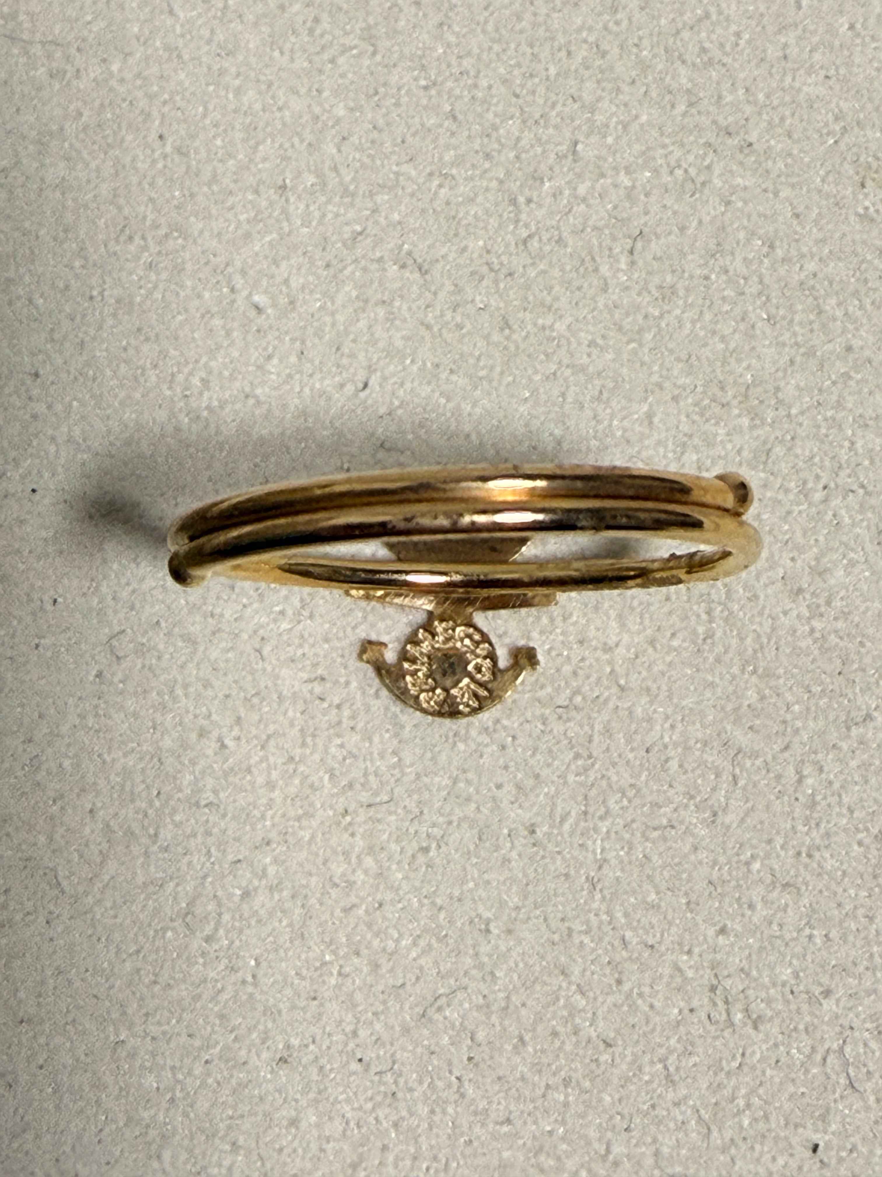 Bague enfant or 375 – Motif petite fille – Émail rose