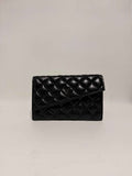 Pochette en cuir noir matelassé – Chaîne argentée
