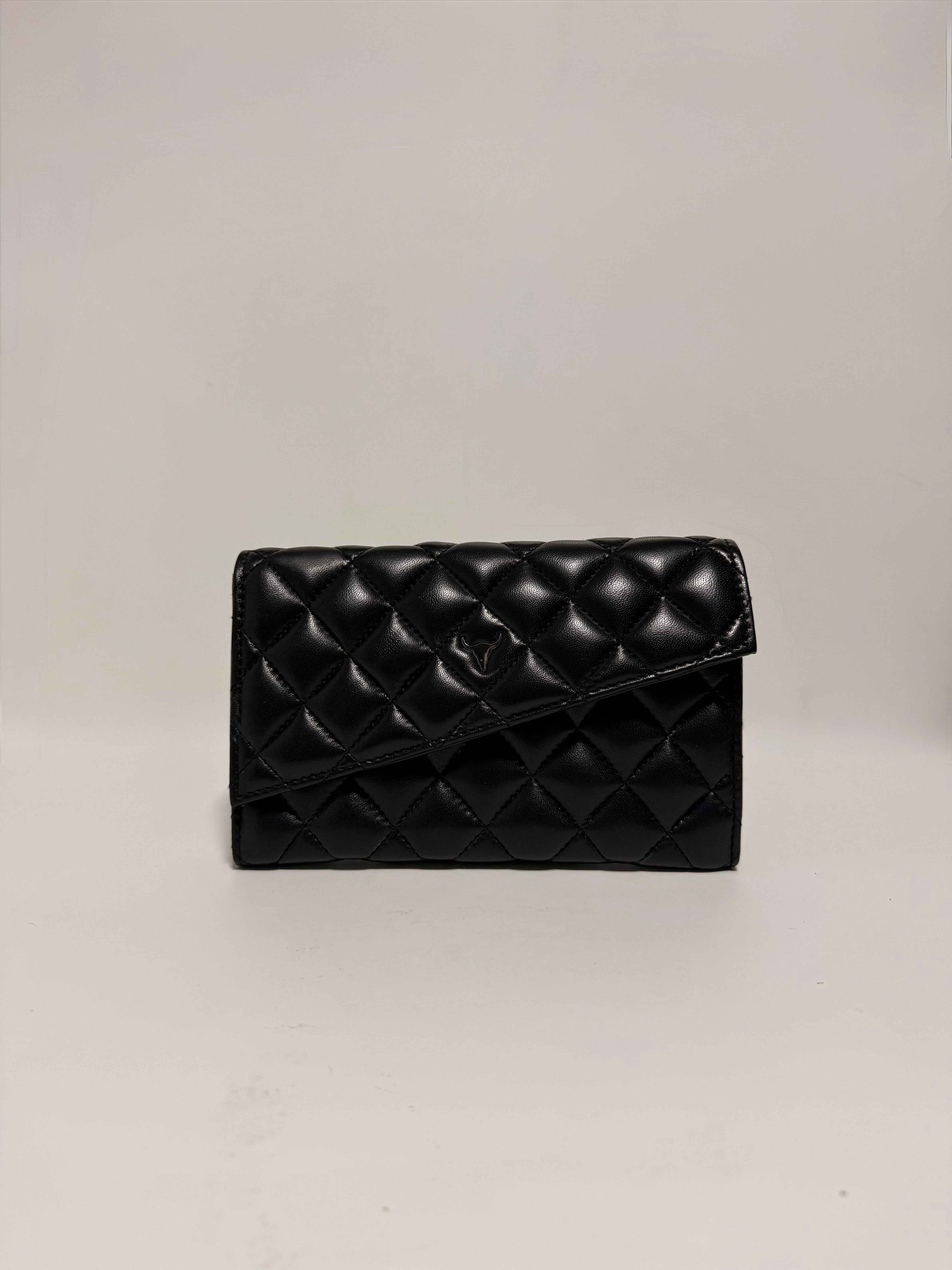 Pochette en cuir noir matelassé – Chaîne argentée