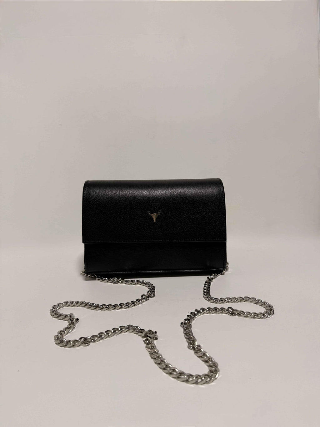 Petit sac noir en cuir – chaîne argentée