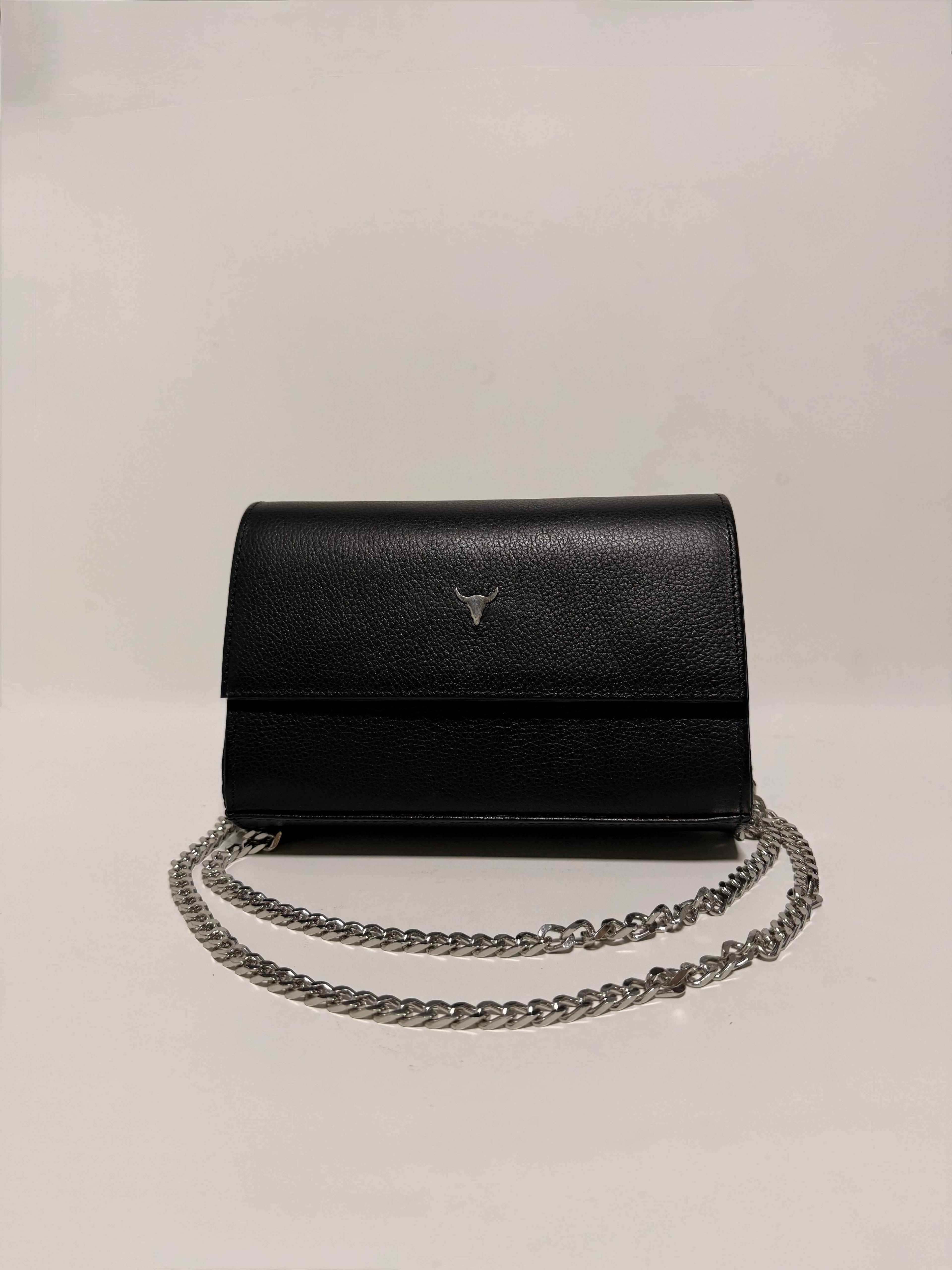 Petit sac noir en cuir – chaîne argentée