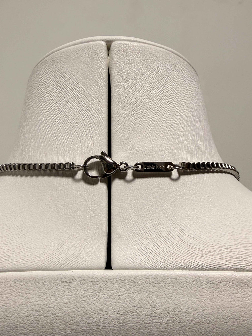 Colliers Calvin Klein - Pendentif Géométrique