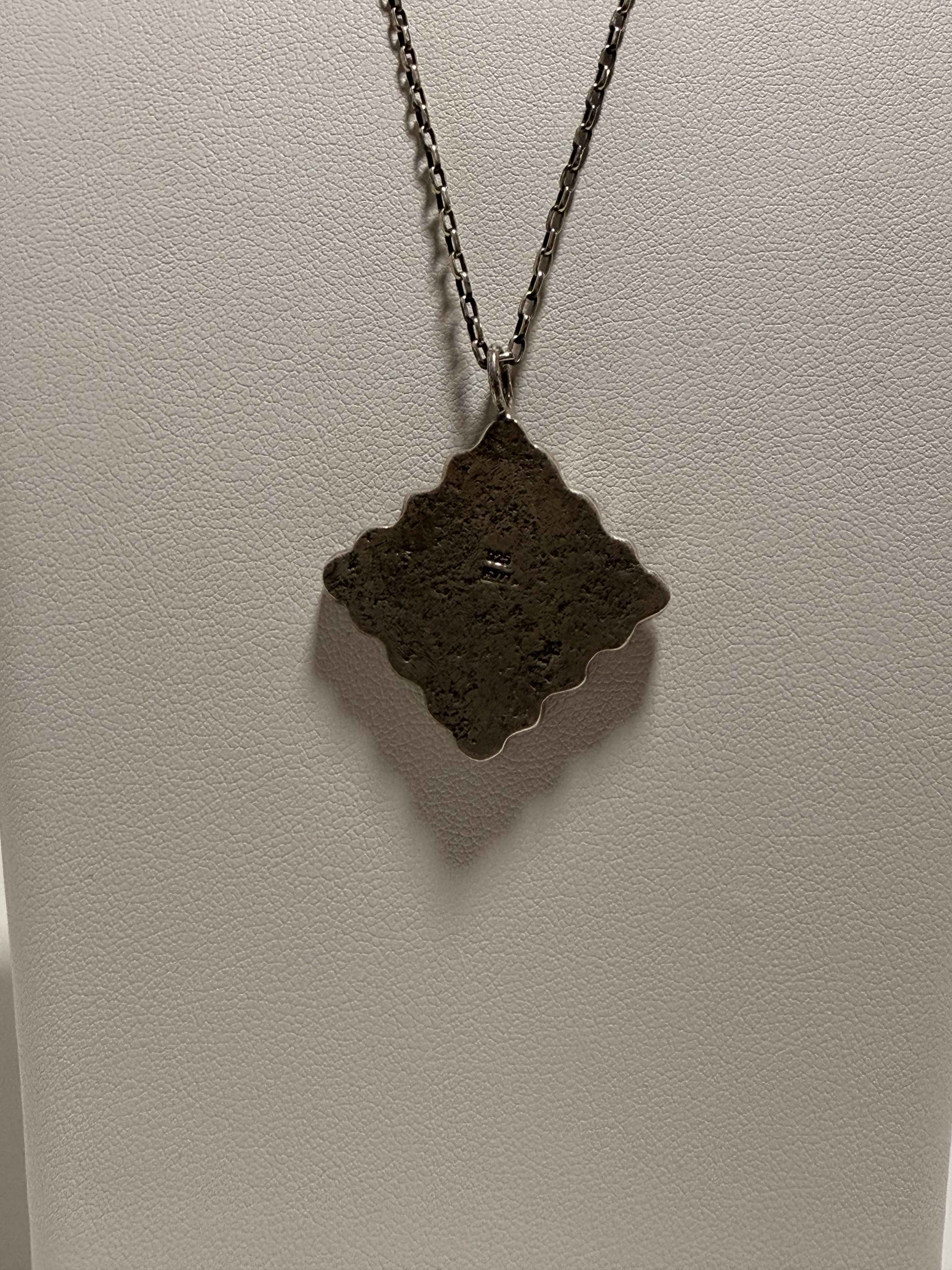 Collier Pendentif Carré