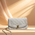 Chanel “Diana” 22 cm – Vintage circa 1992 – Cuir agneau blanc - Héritage Précieux